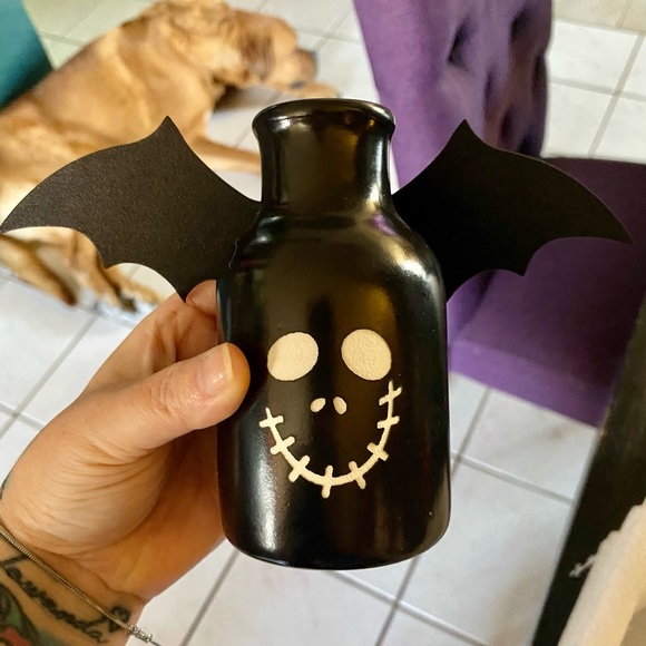 NIB Halloween 3-piece Ceramic Ghost Face Bat Wings Vase - Picture 5 of 9